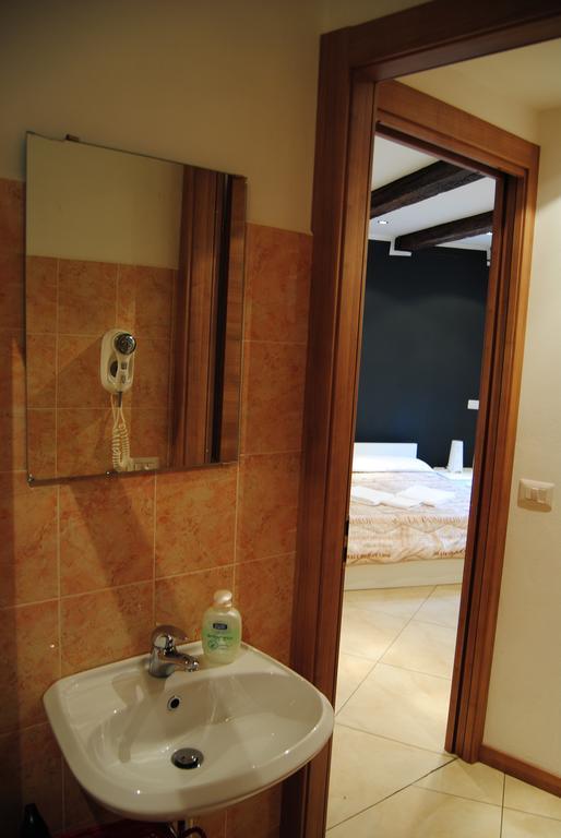 Suite Tower Bergamo Luaran gambar