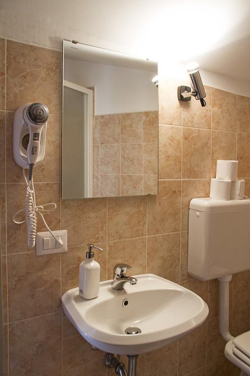 Suite Tower Bergamo Luaran gambar