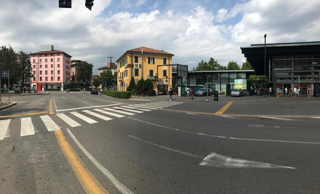 Suite Tower Bergamo Luaran gambar